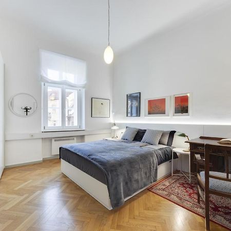 City Center Apartment With Parking Ljubljana Bagian luar foto