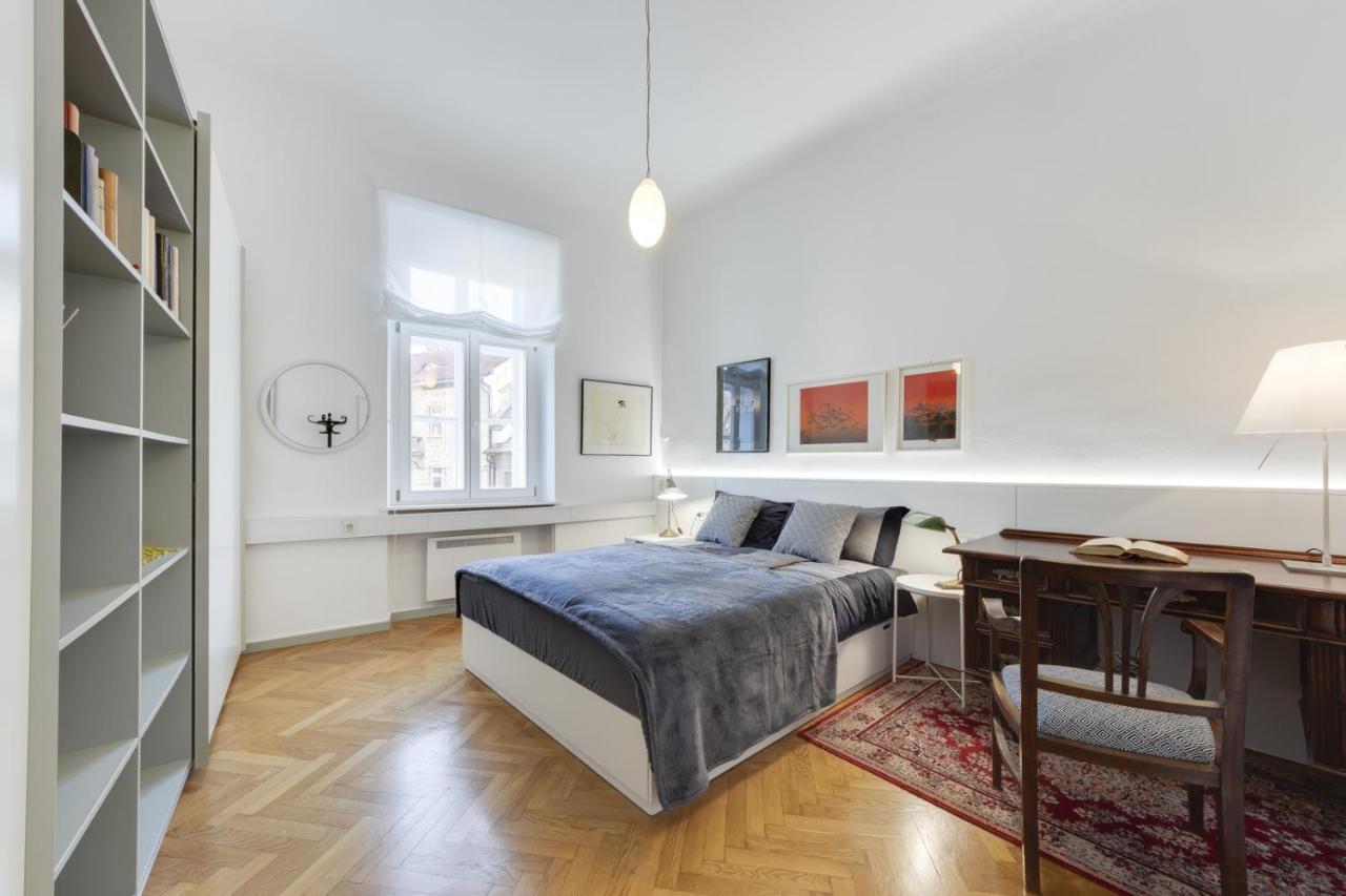 City Center Apartment With Parking Ljubljana Bagian luar foto