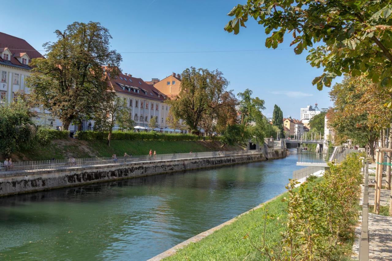 City Center Apartment With Parking Ljubljana Bagian luar foto